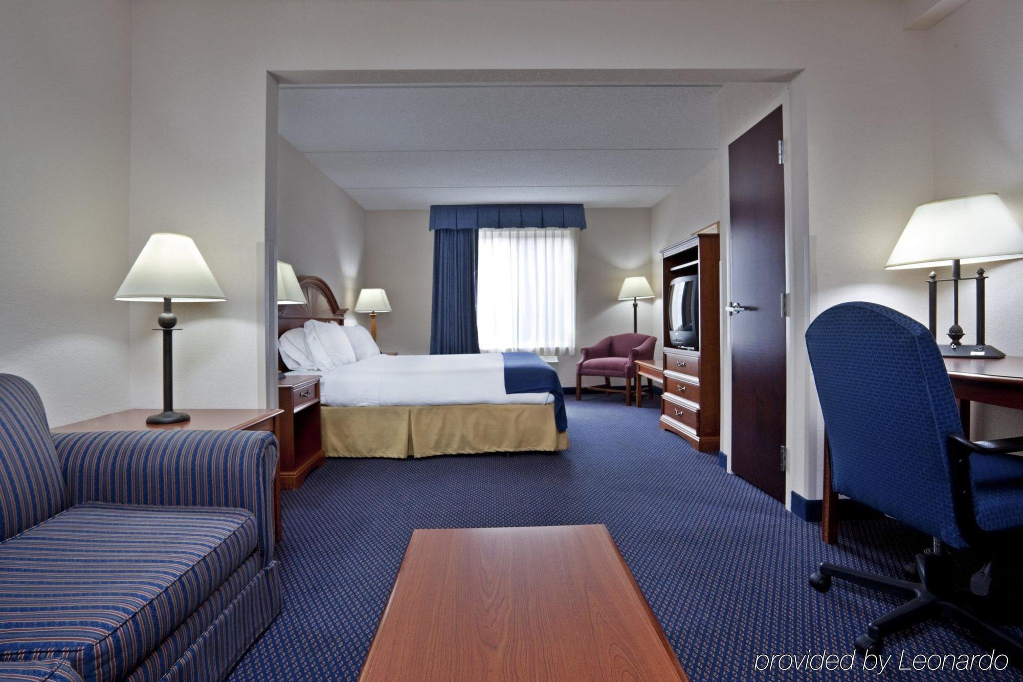 Holiday Inn Express Hotel & Suites High Point South By Ihg Archdale Room photo