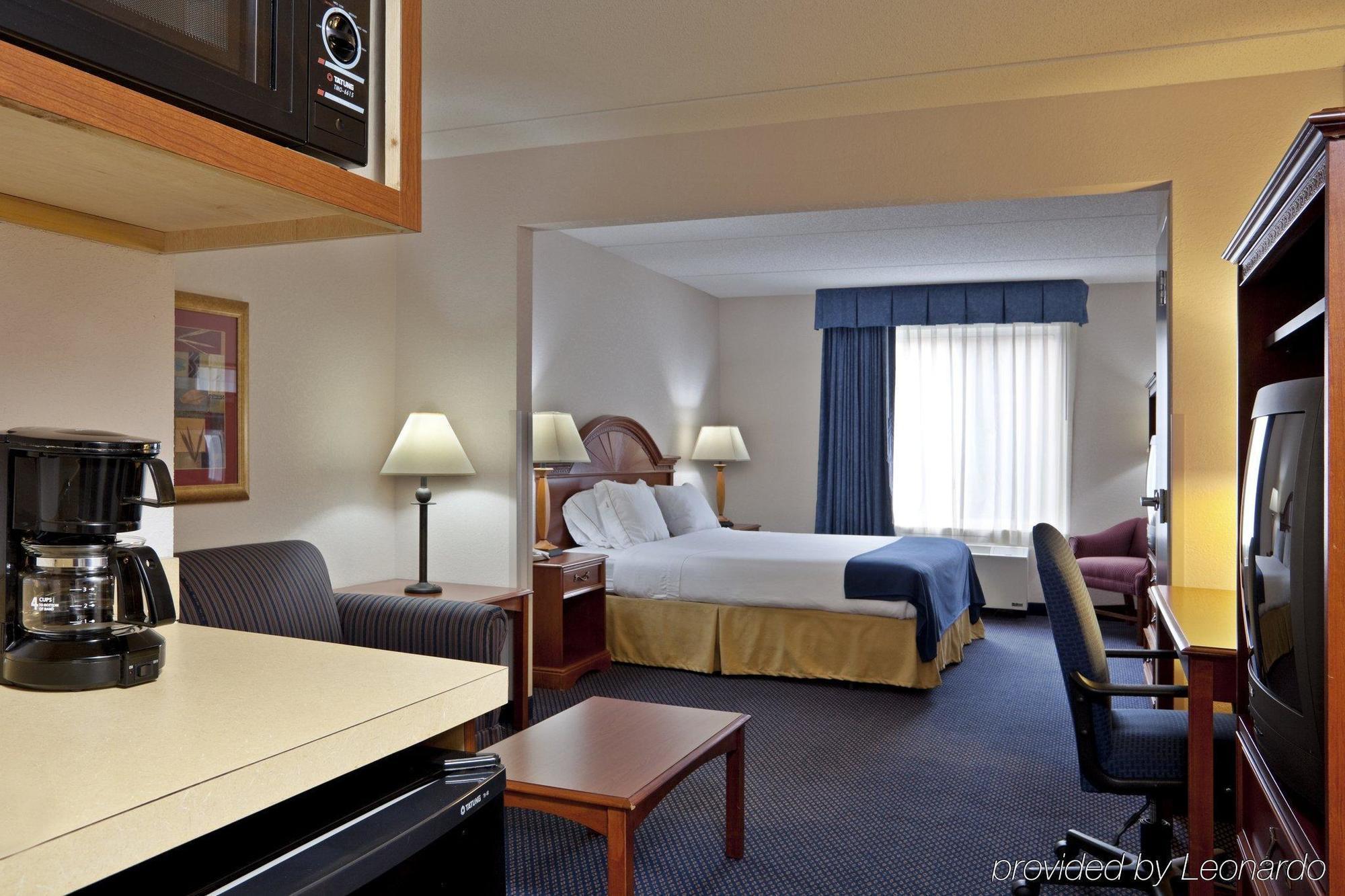 Holiday Inn Express Hotel & Suites High Point South By Ihg Archdale Exterior photo