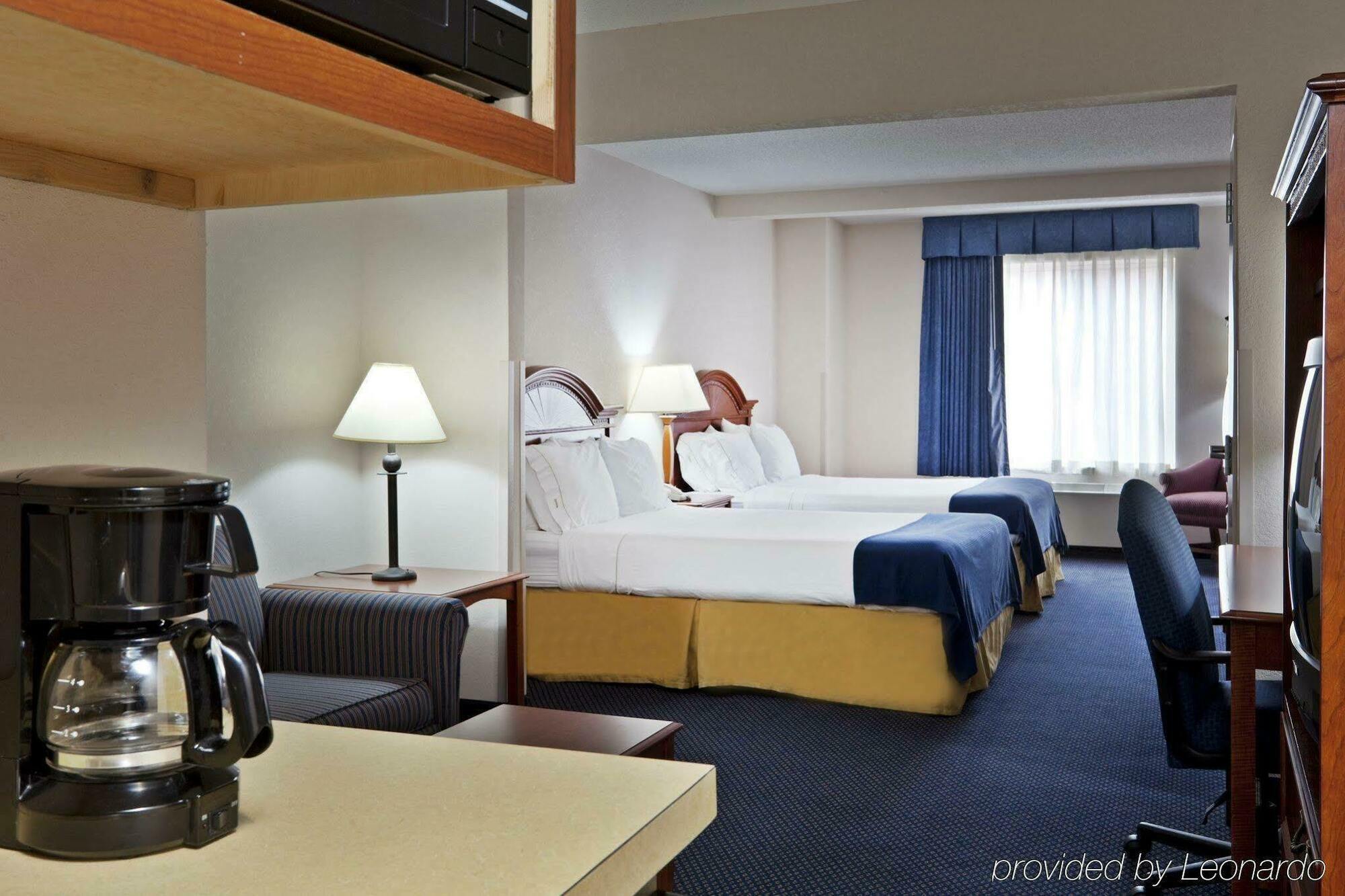 Holiday Inn Express Hotel & Suites High Point South By Ihg Archdale Room photo